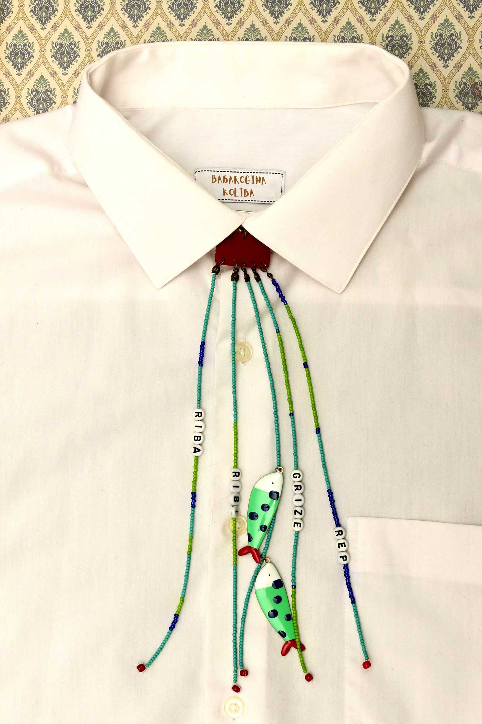 Kravata od perlica - Riba ribi grize rep